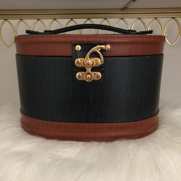 Handbags - Vintage jewelry or makeup up organizer